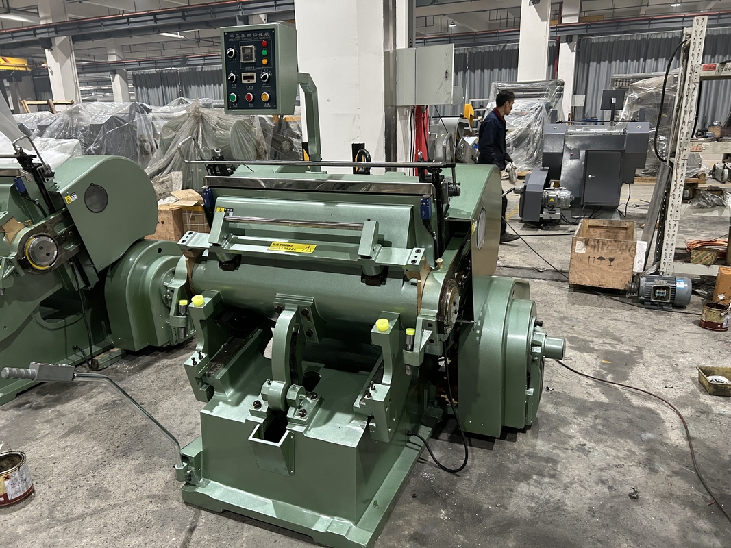750 mm Max. Μηχανή κοπής με πετσέτα για προϊόντα χαρτιού